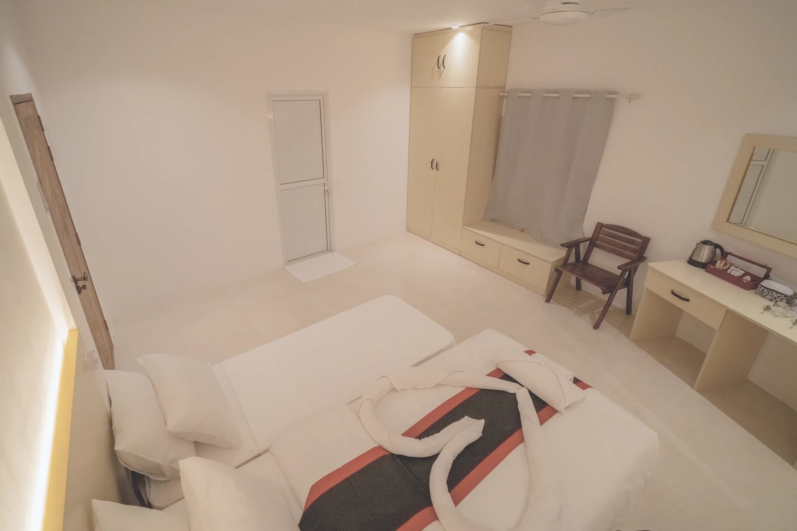 Vilu Himmafushi — Standard Twin Room